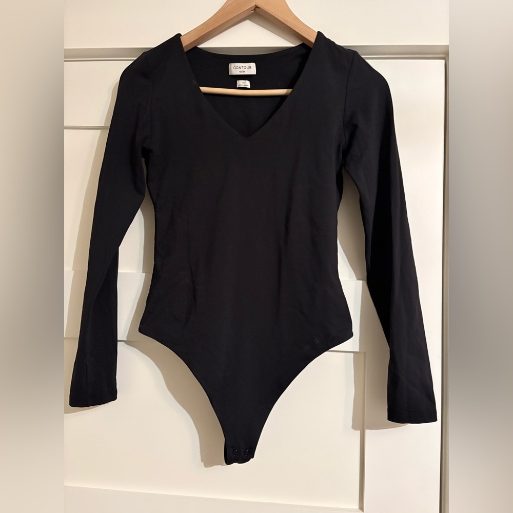 Aritzia contour Black V-Neck Bodysuit